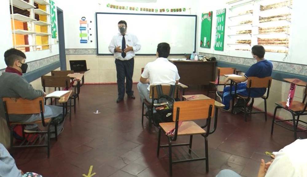 Gremio docente apoya suspensión de clases presenciales, pero dice que “hubiese sido mejor desde este lunes”