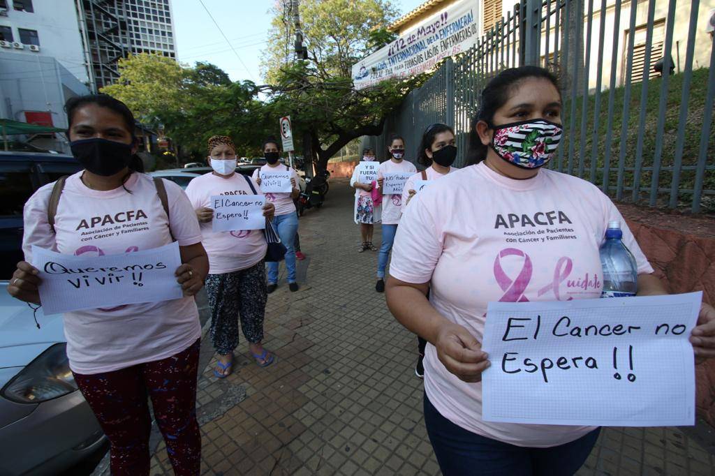 Pacientes oncológicos continúan con la “vía crucis” para conseguir medicamentos