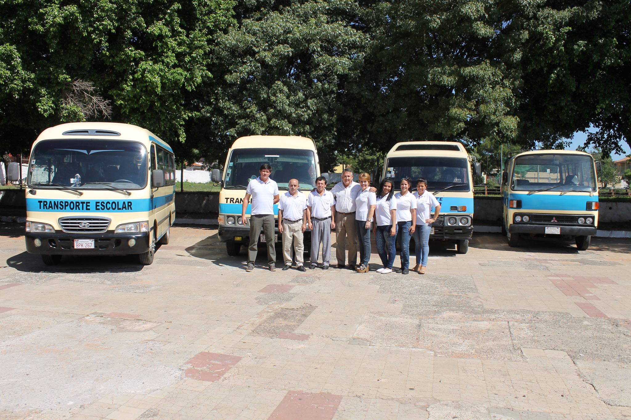 Dueños de transportes escolares ponen a disposición sus buses para colaborar con descongestión de pasajeros