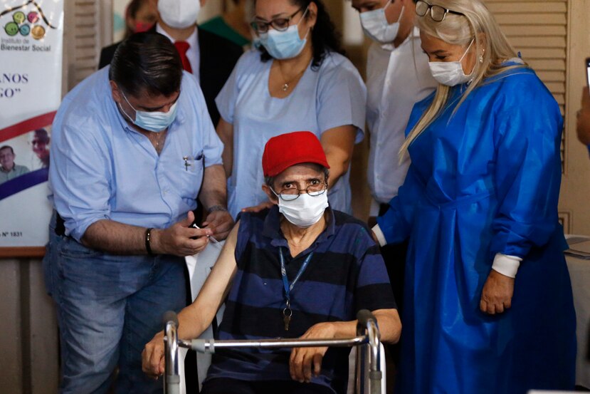 Este martes inicia vacunación contra el COVID-19 en adultos mayores de 85 años