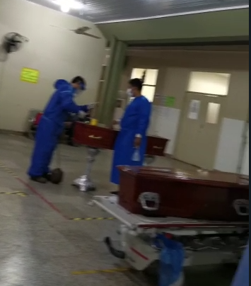 Colocaron féretros en pasillo del Hospital Regional de Concepción