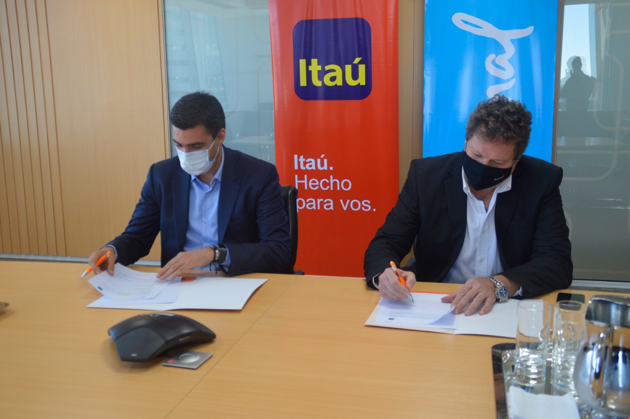 Personal e Itaú firman innovador acuerdo para realizar compras con billetera electrónica en más de 30.000 comercios