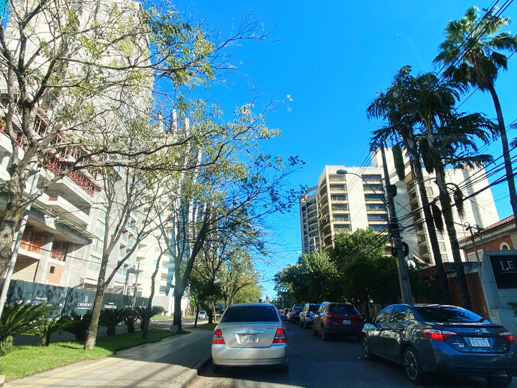 Anuncian jueves frío a cálido y soleado
