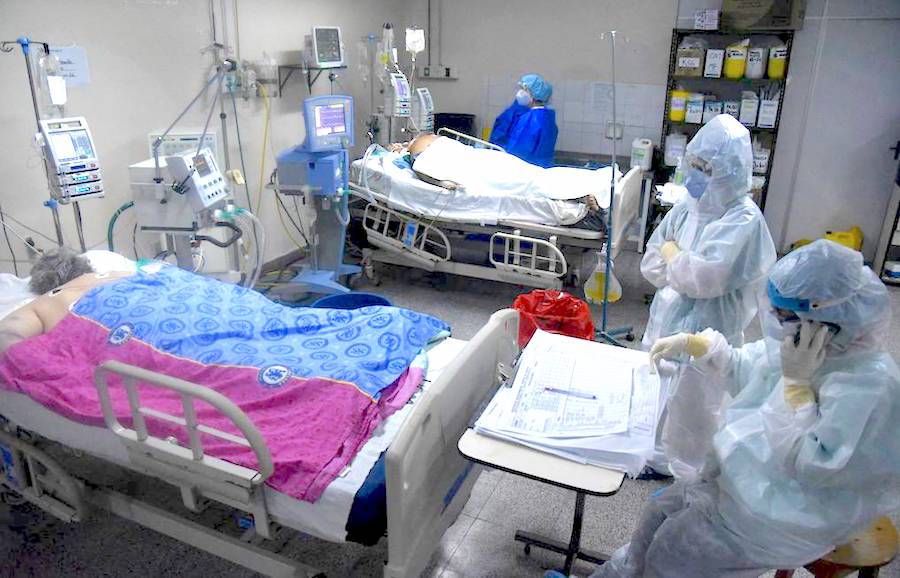 Clínicas: 14 fallecidos por COVID en un solo día