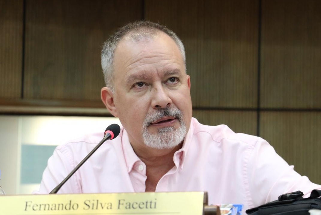 Silva Facetti critica que Gobierno quiera “extender su irresponsabilidad” al Congreso