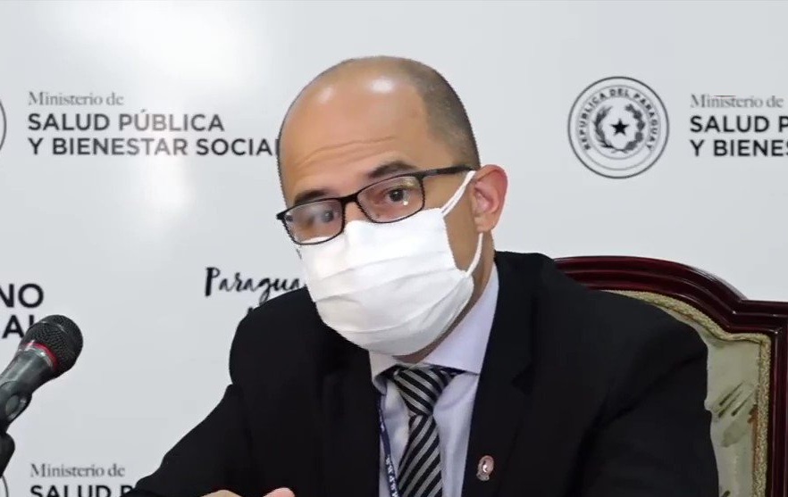 Vacunatorios VIP: Director del PAI se defiende de “críticas infundadas”