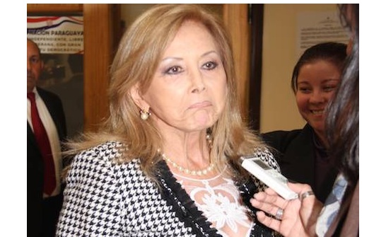 Vacunación VIP: “Ya fue destituido uno de los directores, pero la senadora Mirta Gusinky aún no lo fue”