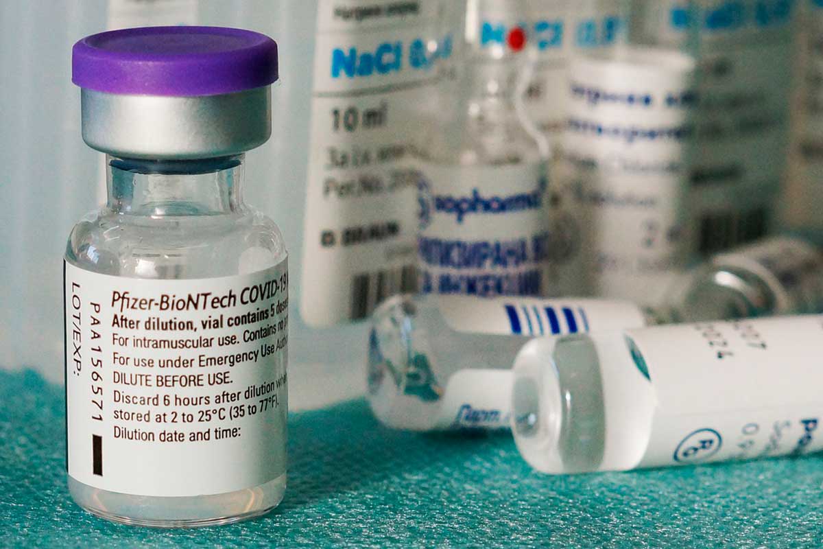 Salud firma acuerdo para compra de un millón de vacunas de Pfizer