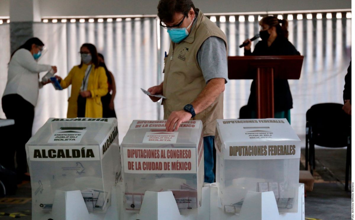 Abren colegios electorales en comicios más grandes de la historia de México