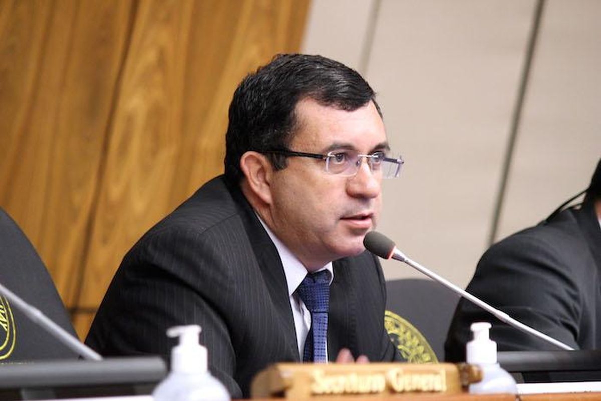 Salud no informa sobre montos exactos por pago de vacunas, cuestiona senador