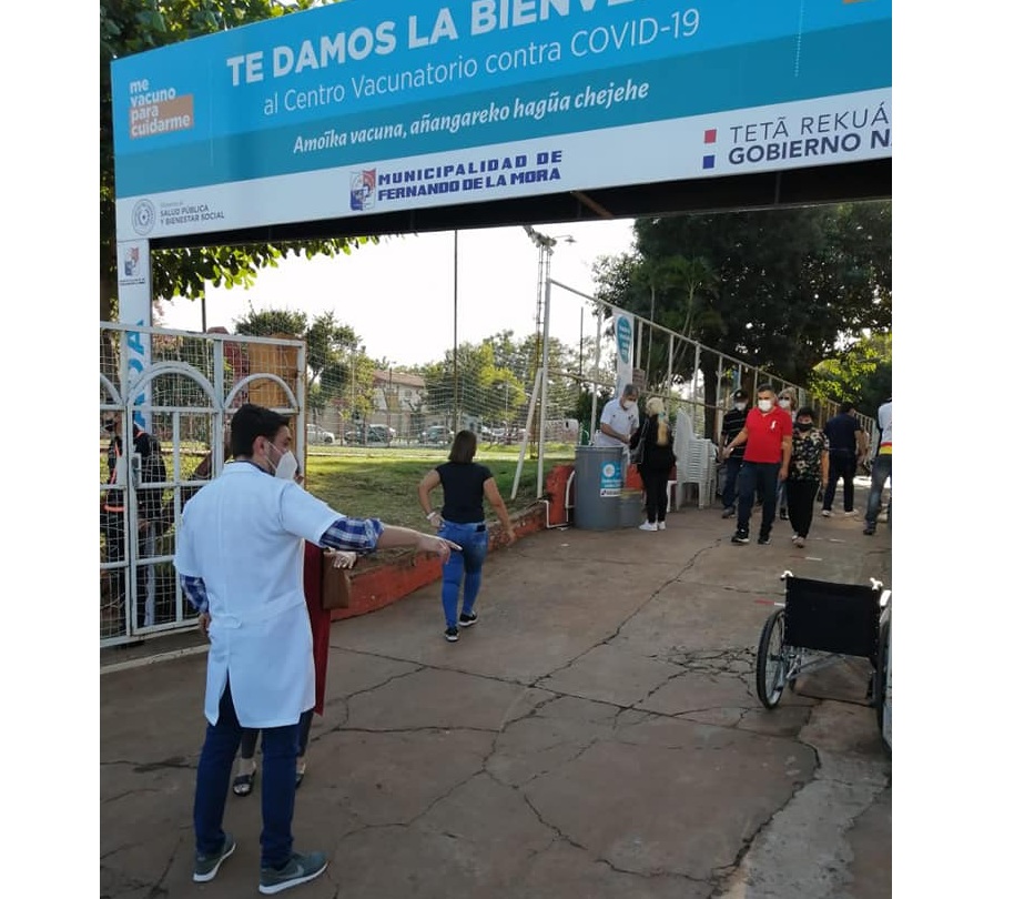 Bajo movimiento de personas en vacunatorio de Fernando de la Mora