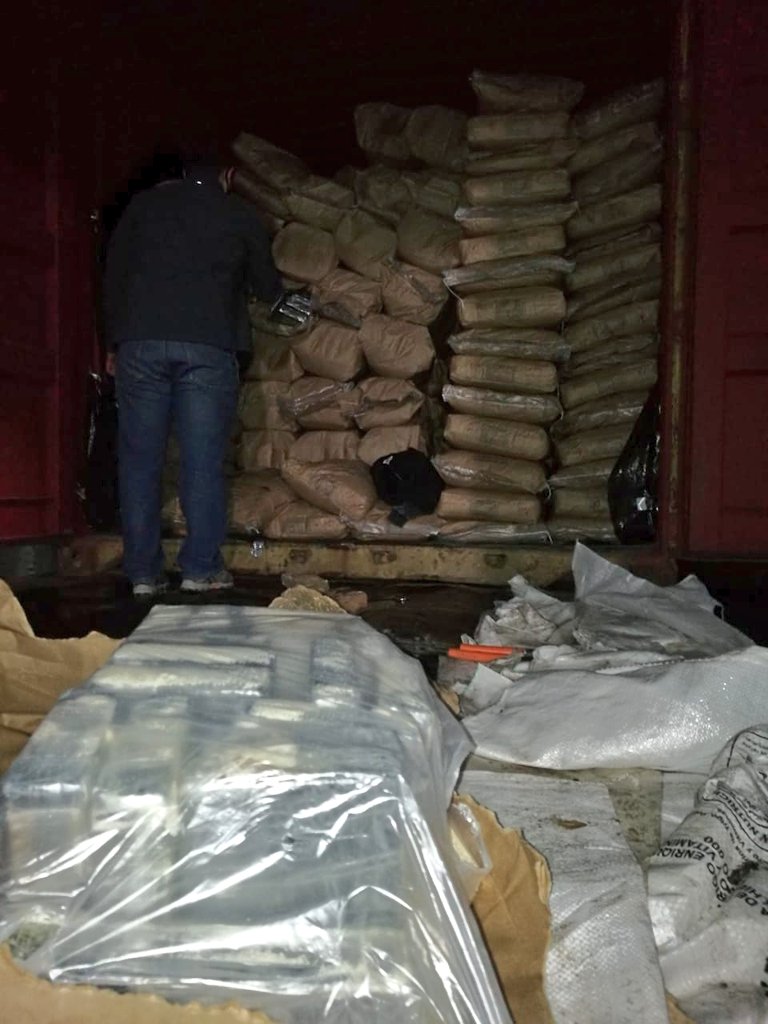 Decomisan alrededor de 3 toneladas de cocaína tras allanamiento en Fernando de la Mora
