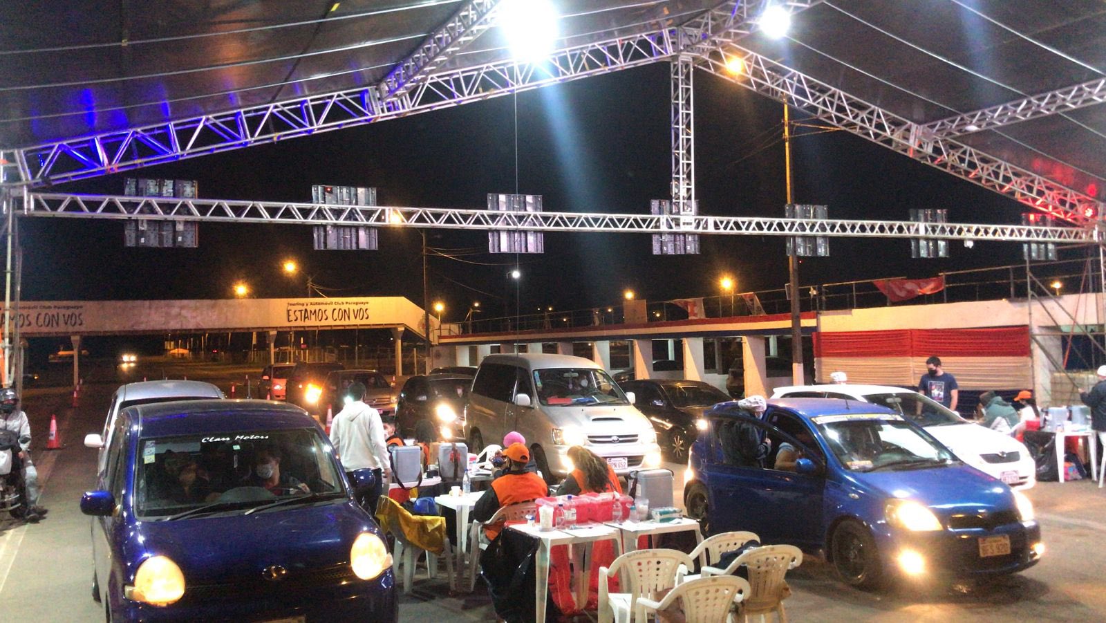 Más de 200 mil personas ya se vacunaron en el autódromo Rubén Dumot