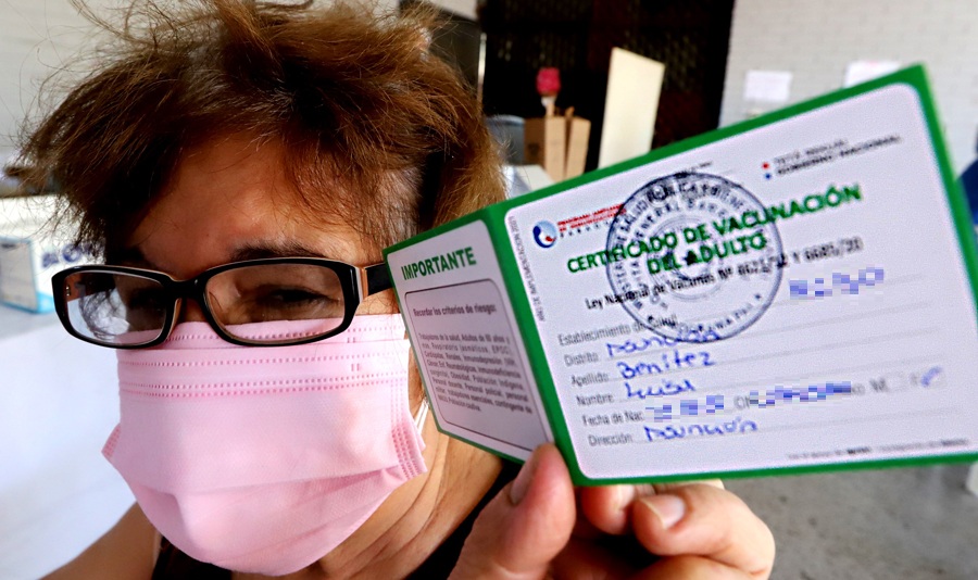 Sindicato de Médicos sugiere que certificado de vacunación sea “pase” para realizar actividades