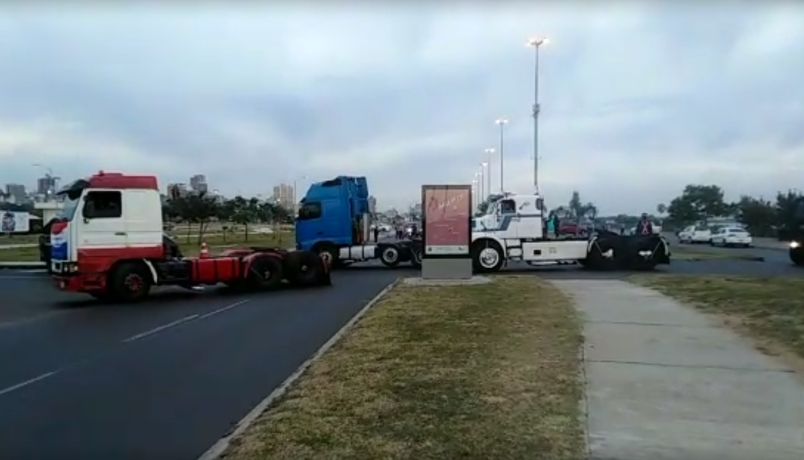 Paro de camioneros: Califican de inaceptable que no se pueda transitar libremente por el país