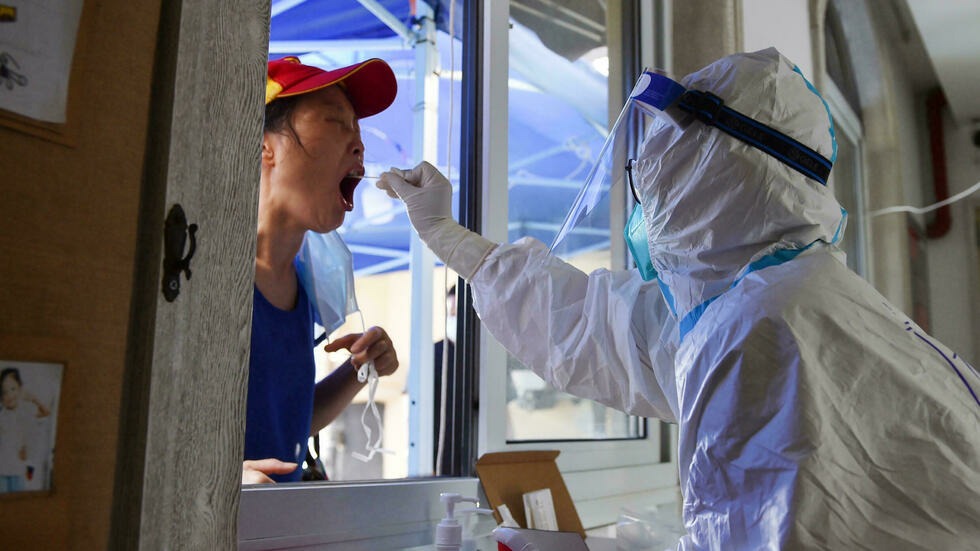 Millones de confinados en China para luchar contra variante delta del coronavirus