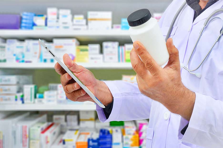 Comisión de Salud analiza normativa que busca fijar precios de medicamentos