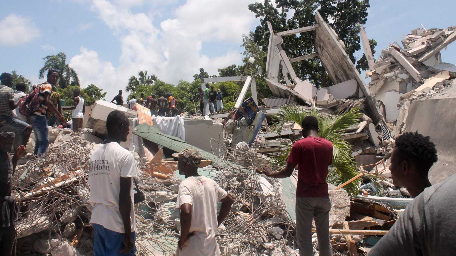 Asciende a 724 el número de muertos por el terremoto en Haití
