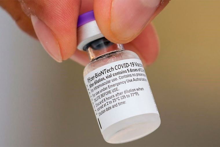 FDA autoriza vacunas de refuerzo de Pfizer para personas mayores o en riesgo