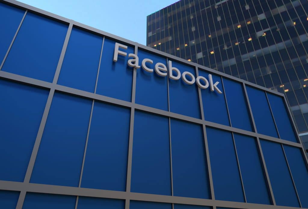 Las redes sociales de Facebook cayeron por un “enrutamiento”, explica experto