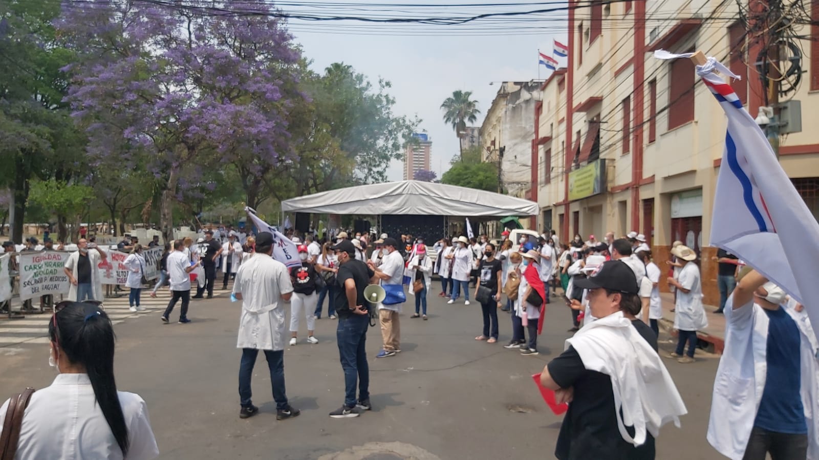 Médicos “reevaluarán” huelga