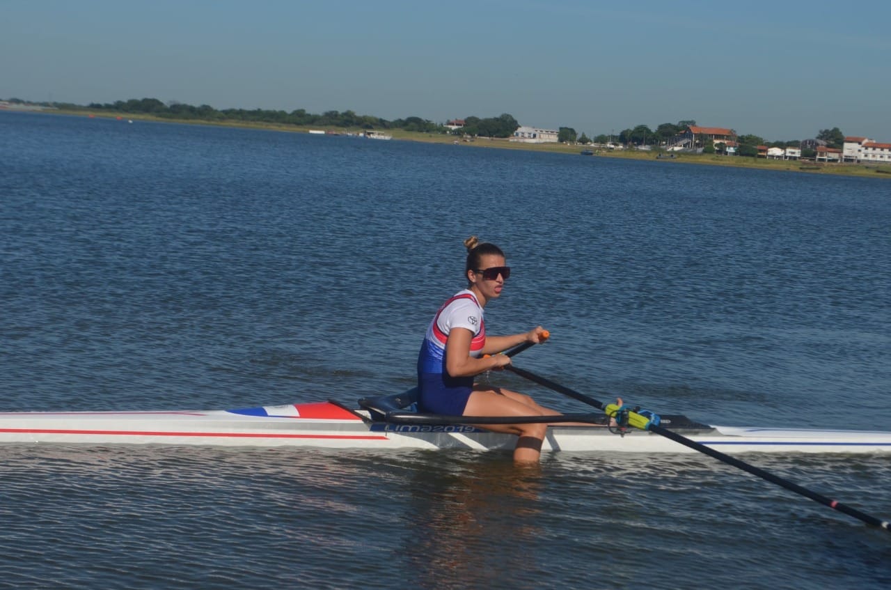 Alejandra Alonso gana su heat y se anota a la gran final del singles femenino en el Sudamericano de Remo