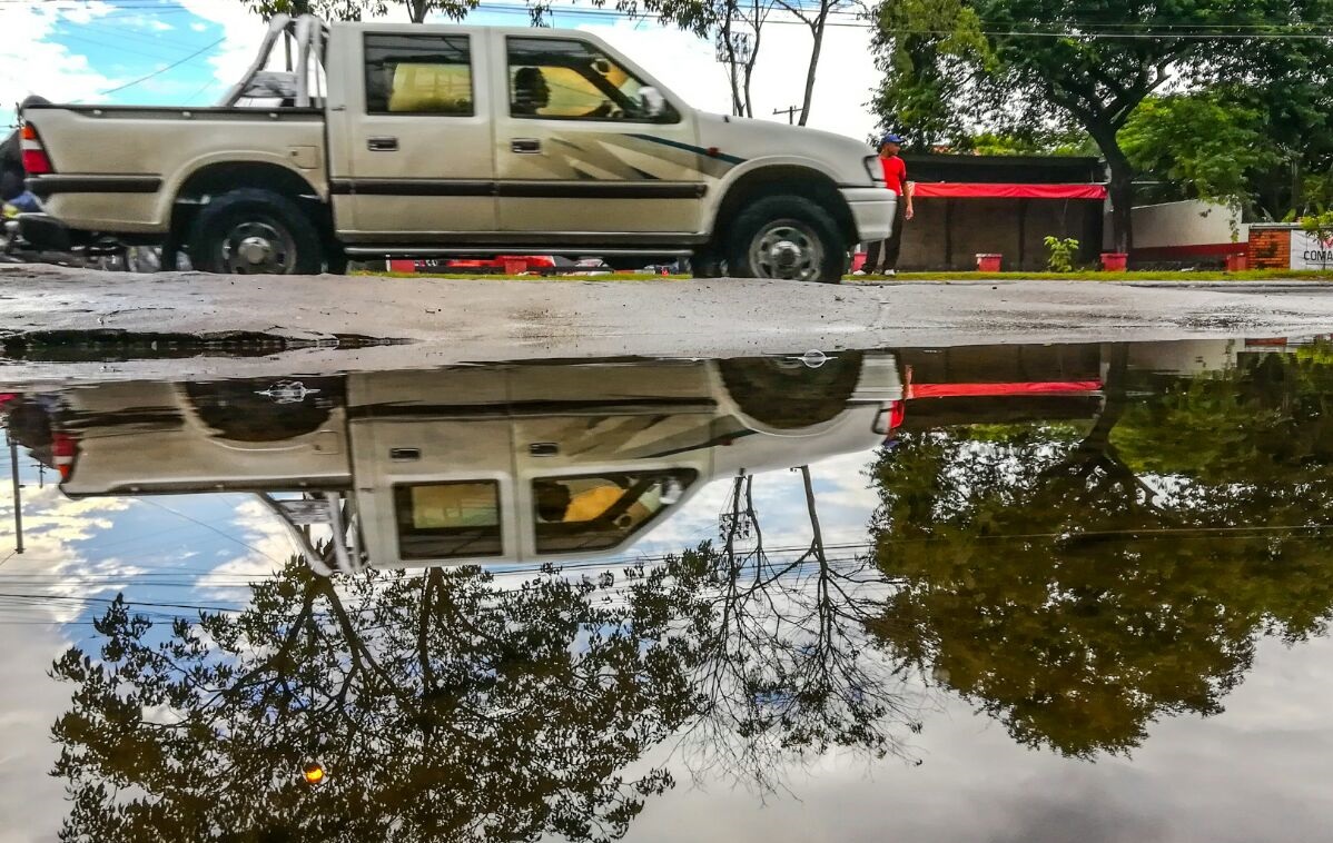 Anuncian domingo caluroso y con lluvias dispersas