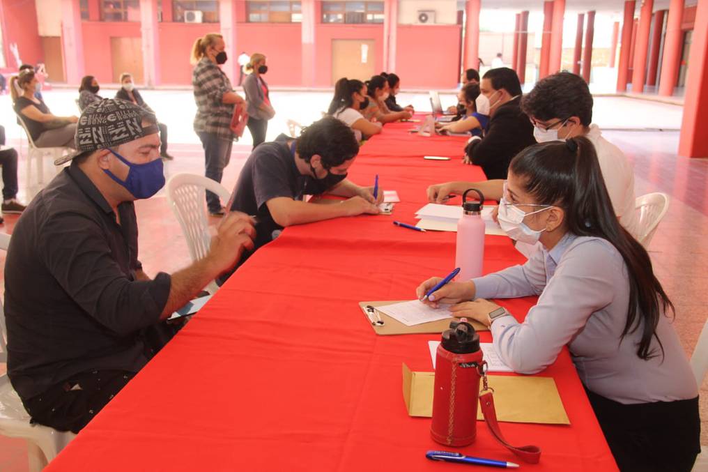 Feria de la ANR ofrece empleos para personas bilingües