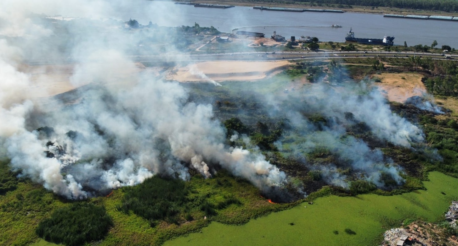 Quemas de basuras provocaron incendios en Costanera Norte