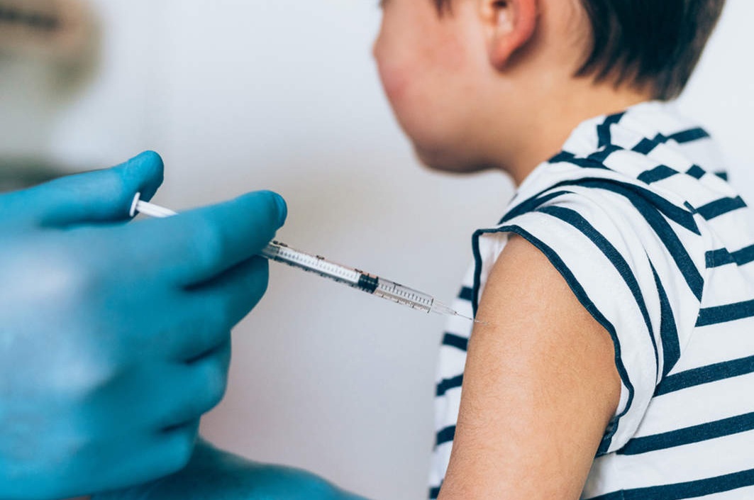 Vacunación a niños comenzaría la semana próxima