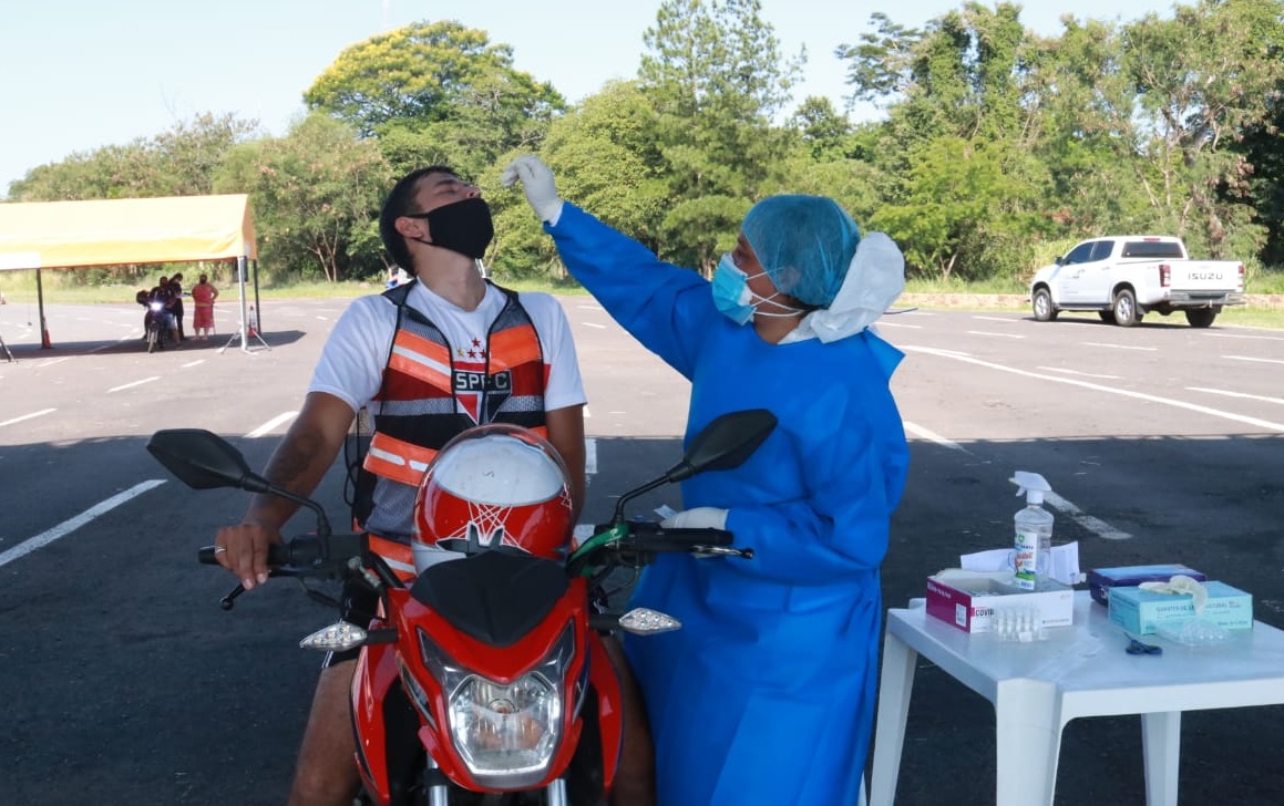 Más de 3.500 personas por día se realizan test de antígenos en puestos de Ministerio de Salud