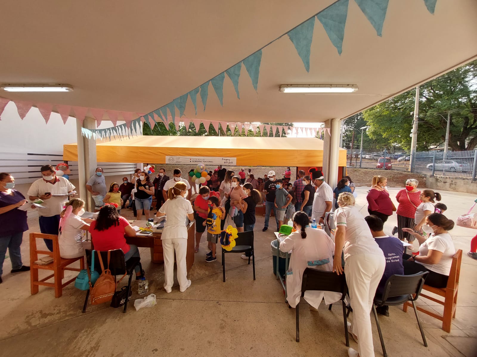 Viceministro de Salud insta a padres a inscribir a sus chicos para recibir vacunas anti-COVID