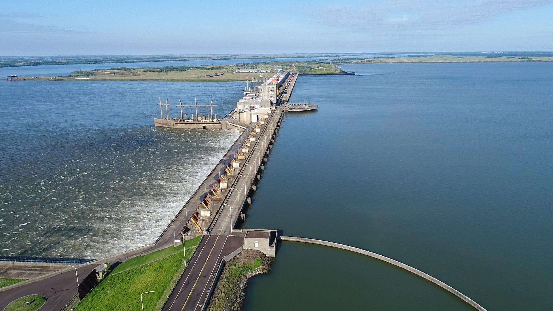 Yacyretá otorga 50% de energía a Paraguay