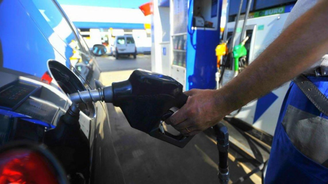 Gobierno se reunirá de nuevo hoy con sector privado buscando reducir precios de combustibles