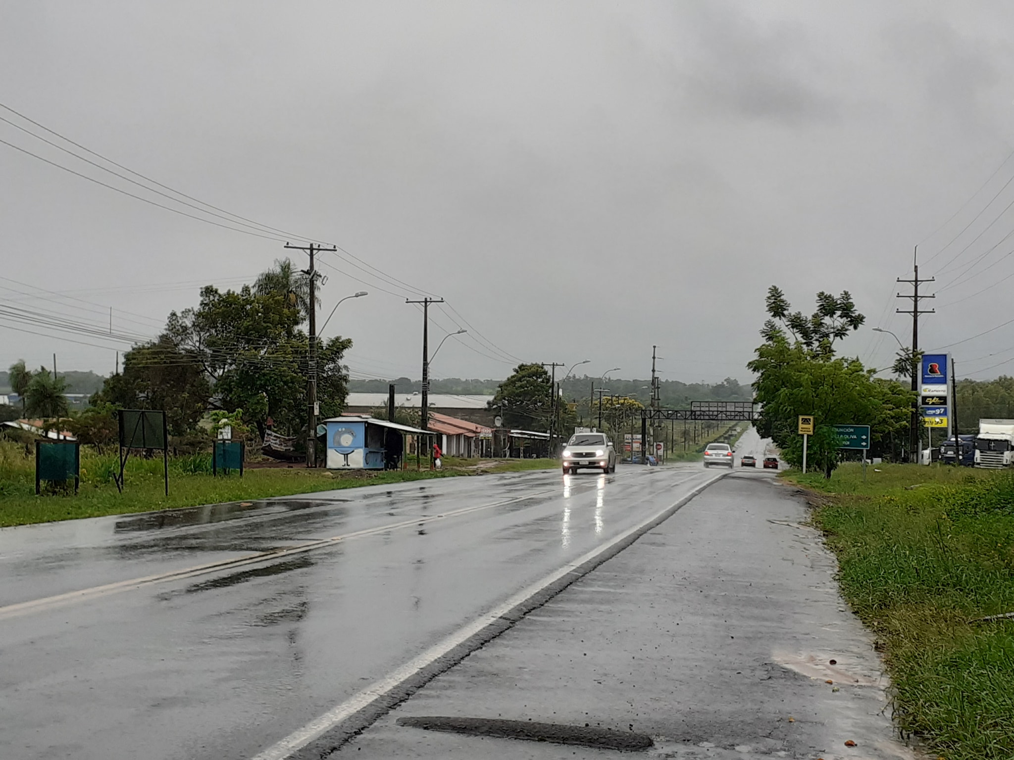 Anuncian jueves con lluvias y tormentas