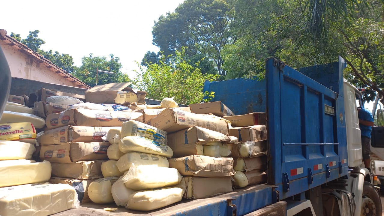 Incautaron casi 2.500 kilos de queso de contrabando