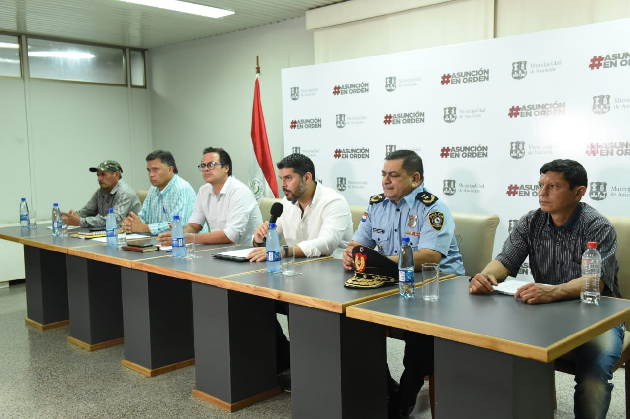 Campesinos acuerdan con Municipalidad de Asunción ingreso a plazas