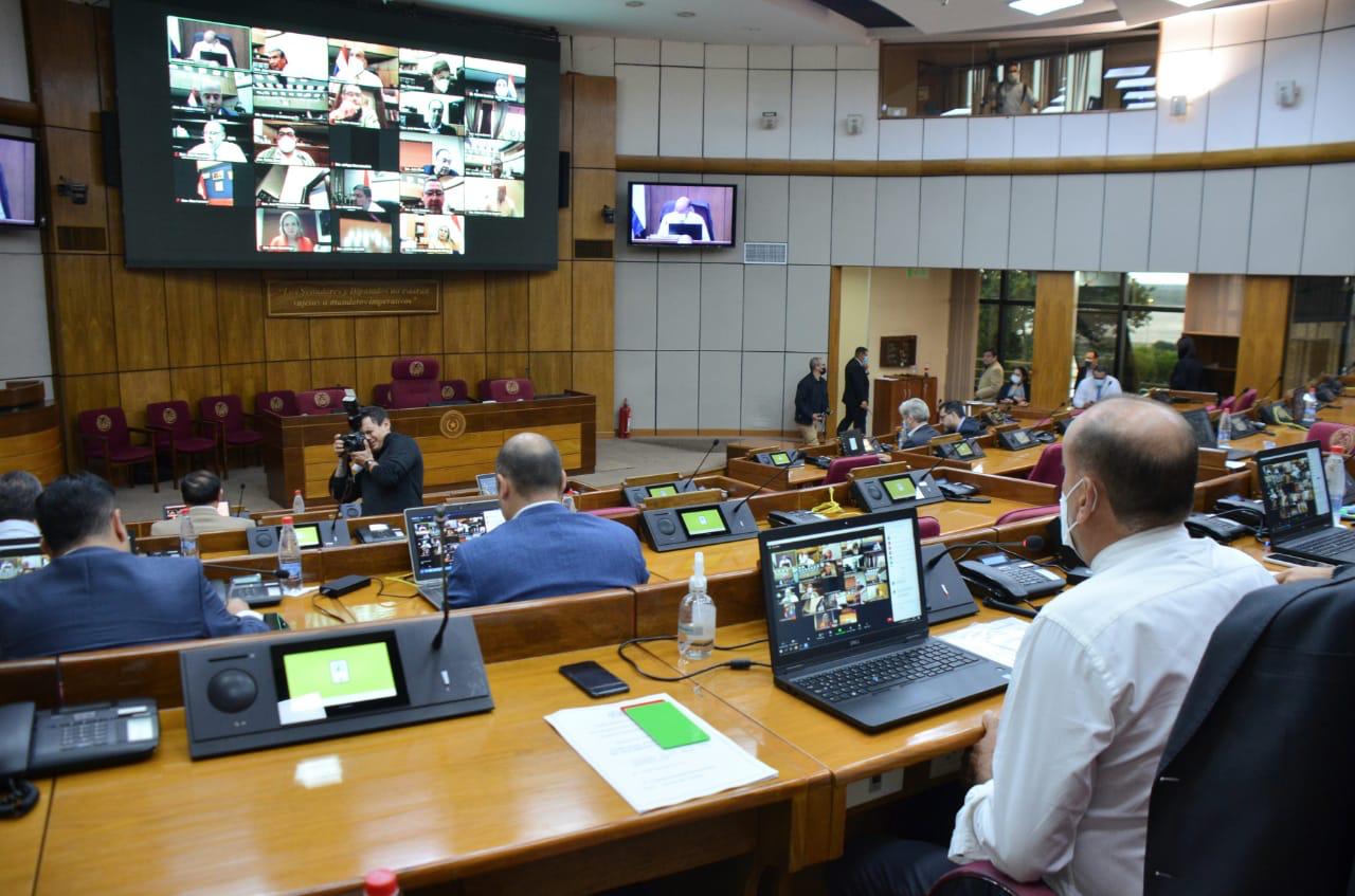 Senado aprueba Fondo de Estabilización de Combustibles para beneficiar a emblemas privados