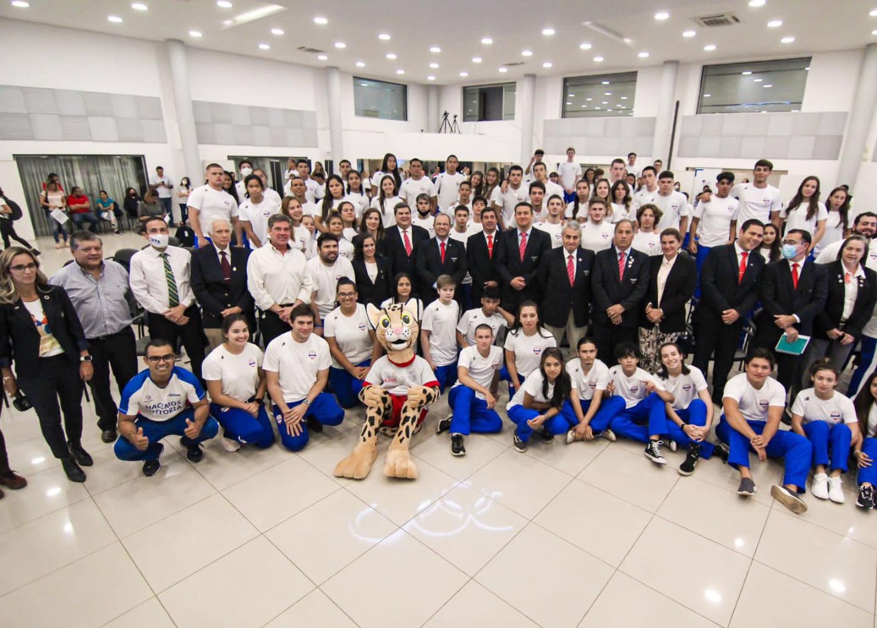 Despiden a comitiva nacional que estará los terceros Juegos Suramericanos de la Juventud en donde Paraguay tendrá a unos 150 deportistas.