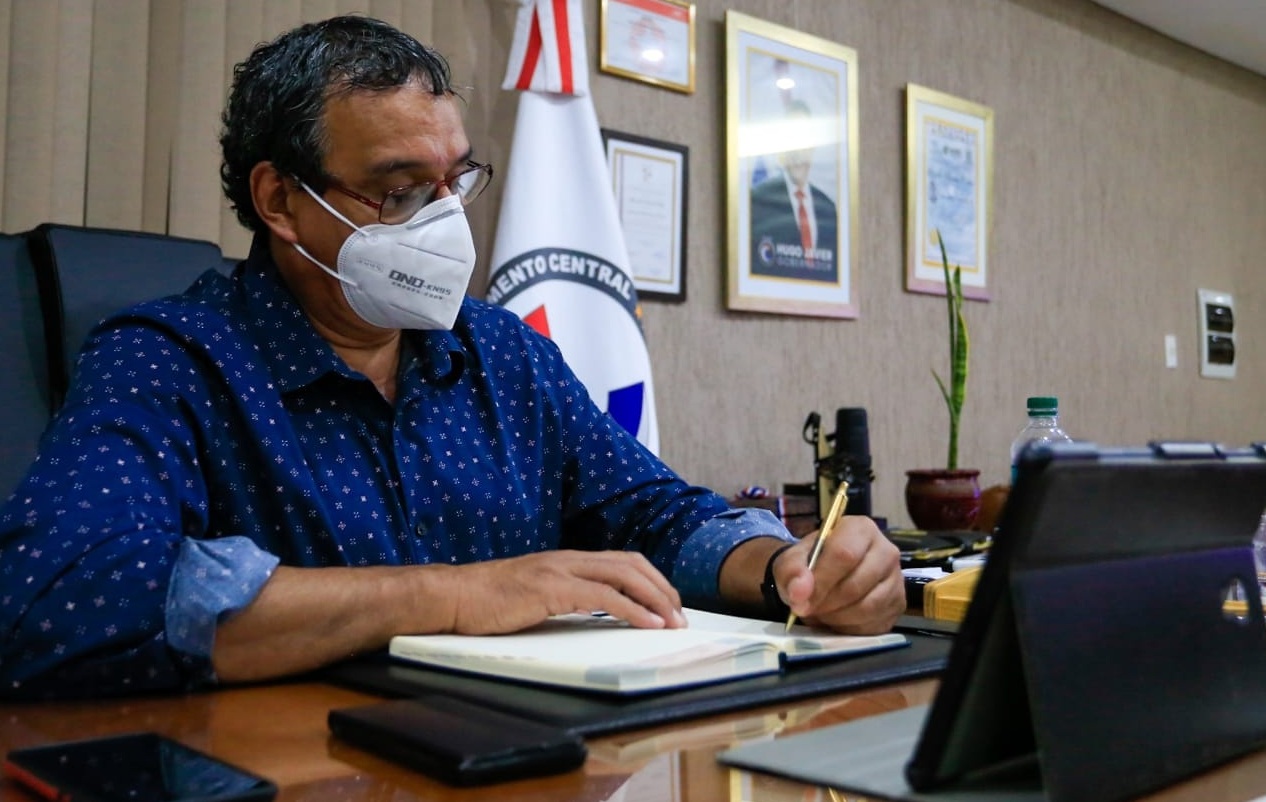Pese a estar en prisión domiciliaria, Hugo Javier quiere volver a su despacho