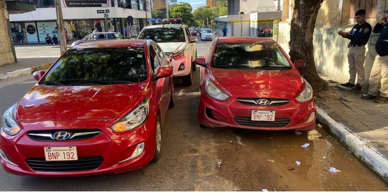 Hurtan chapas y los colocan en vehículos robados para luego venderlos