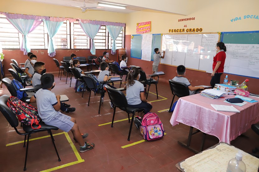 Clases presenciales desde este lunes en las instituciones educativas del país