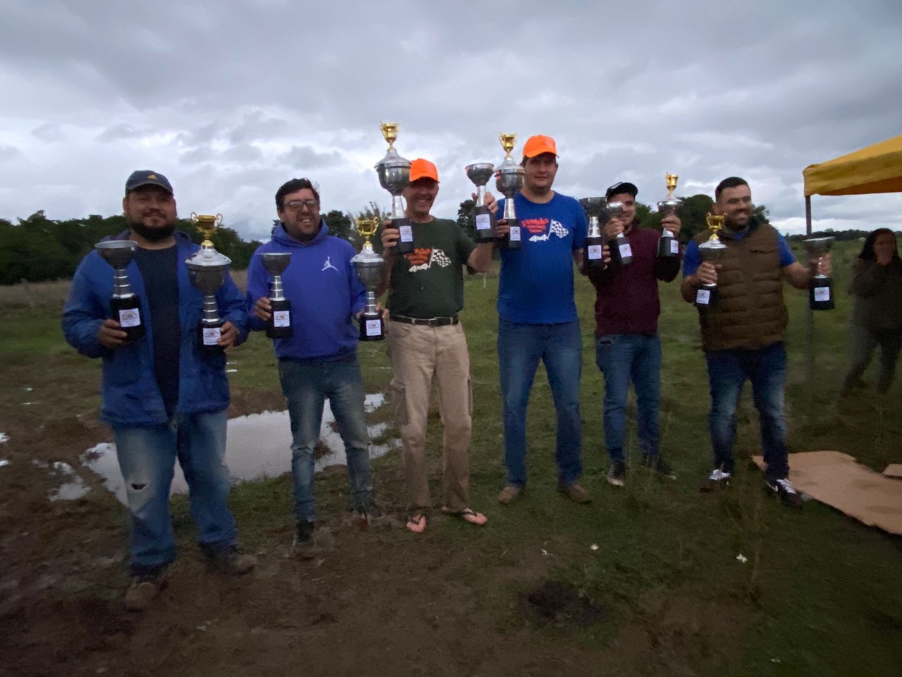 La dupla Volker Huber- Otto Petersen subieron a lo más alto del podio en la general y en su clase en Carapeguá