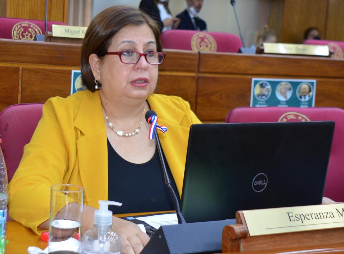 Senadora afirma que IPS necesita “profunda reforma de modelo de gestión interna”