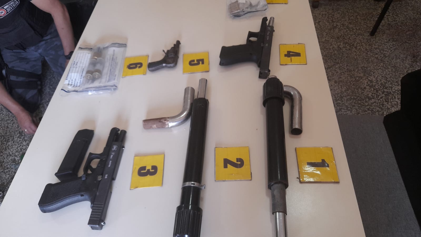 Encontraron cinco armas de fuego durante requisa tras motín en Penal de Concepción