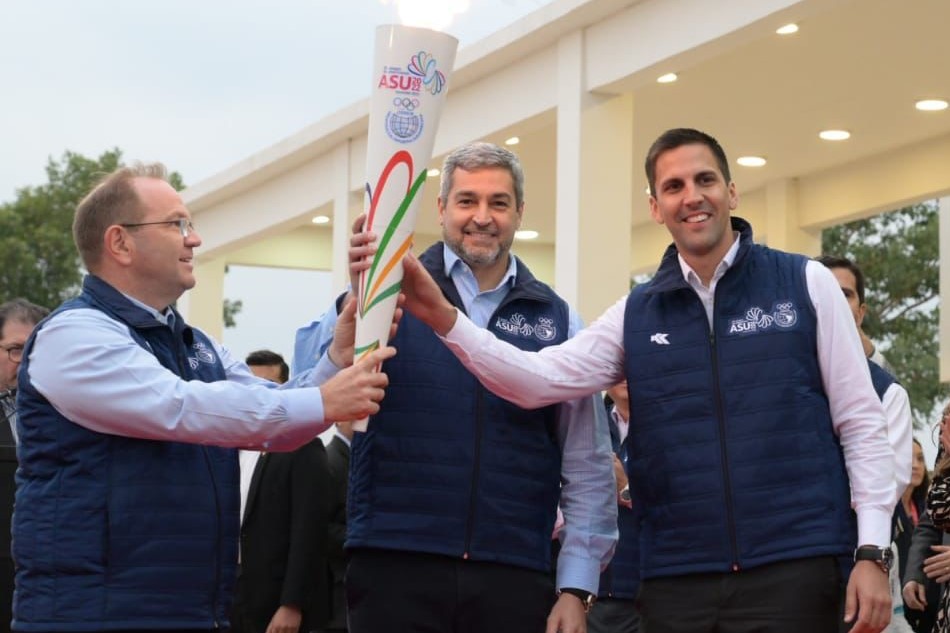 Paraguay enciende la llama sudamericana para los Juegos Asu 2022