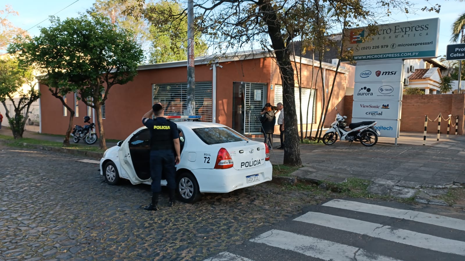 Aprehenden a delincuentes que intentaban robar local de informática
