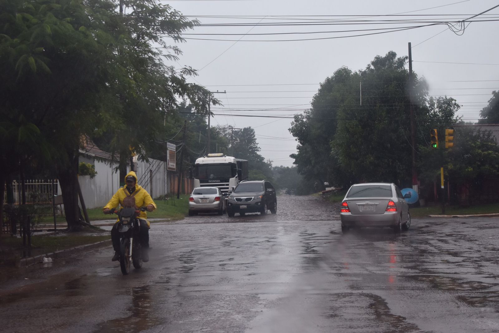 Pronostican jueves fresco a cálido y con lluvias