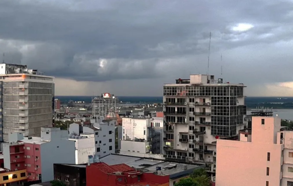 Anuncian viernes caluroso y con posibles lluvias