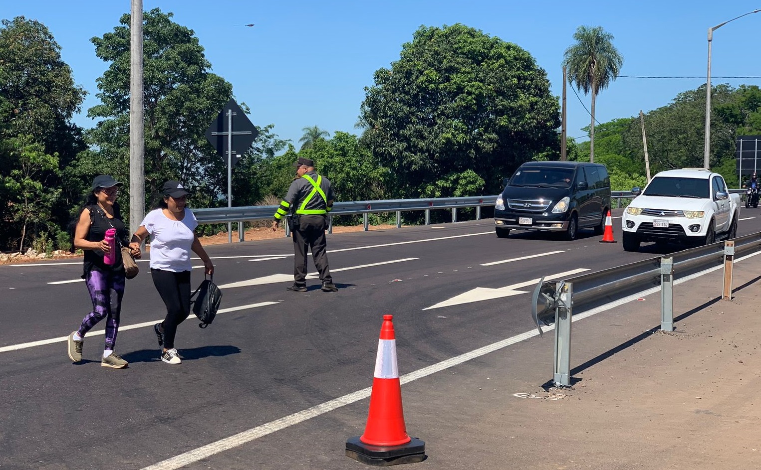 Caacupé: Patrulla Caminera despliega controles especiales sobre rutas 1 y 2